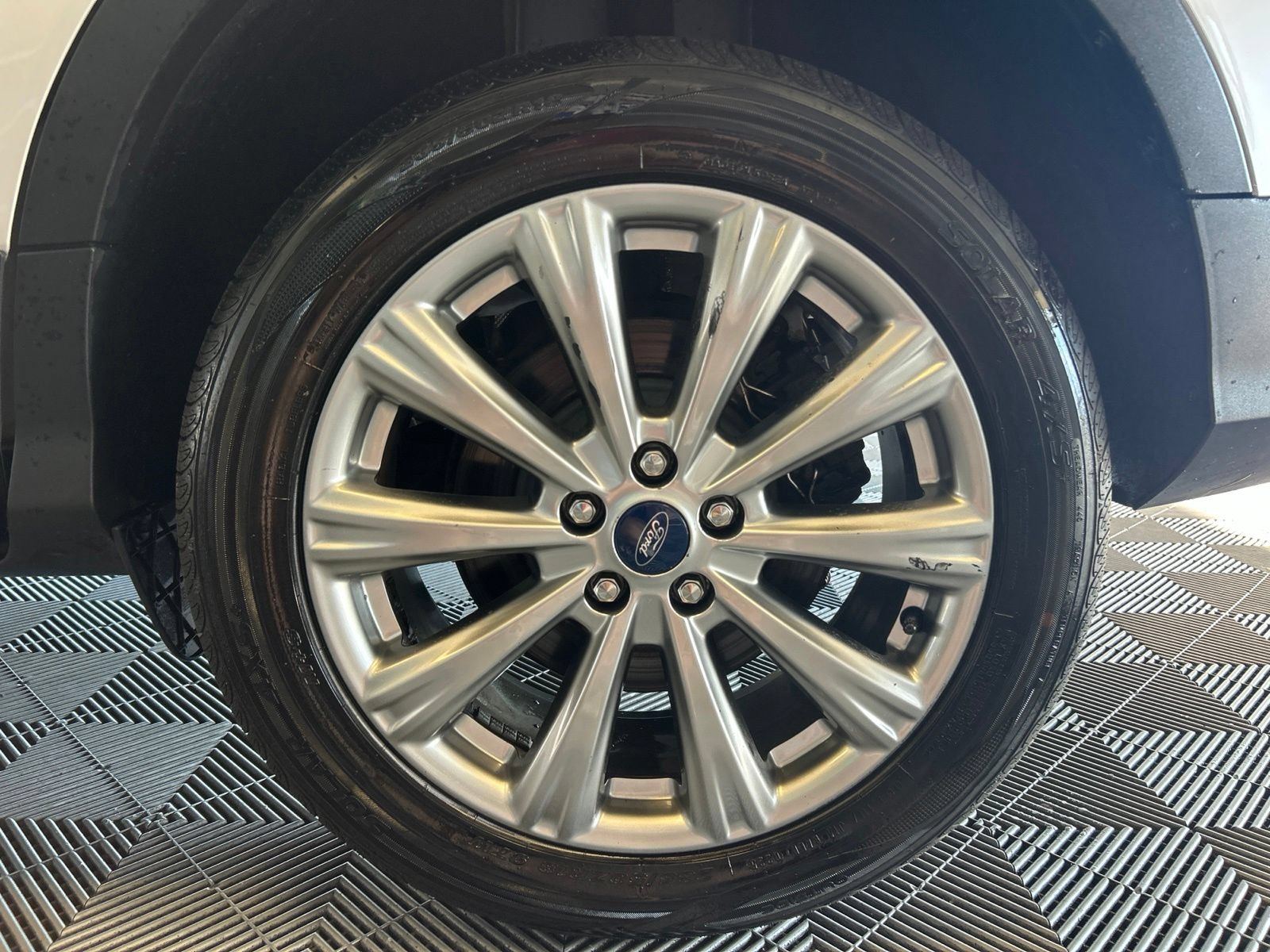 Used 2018 Ford Escape Titanium AWD/4WD image 9