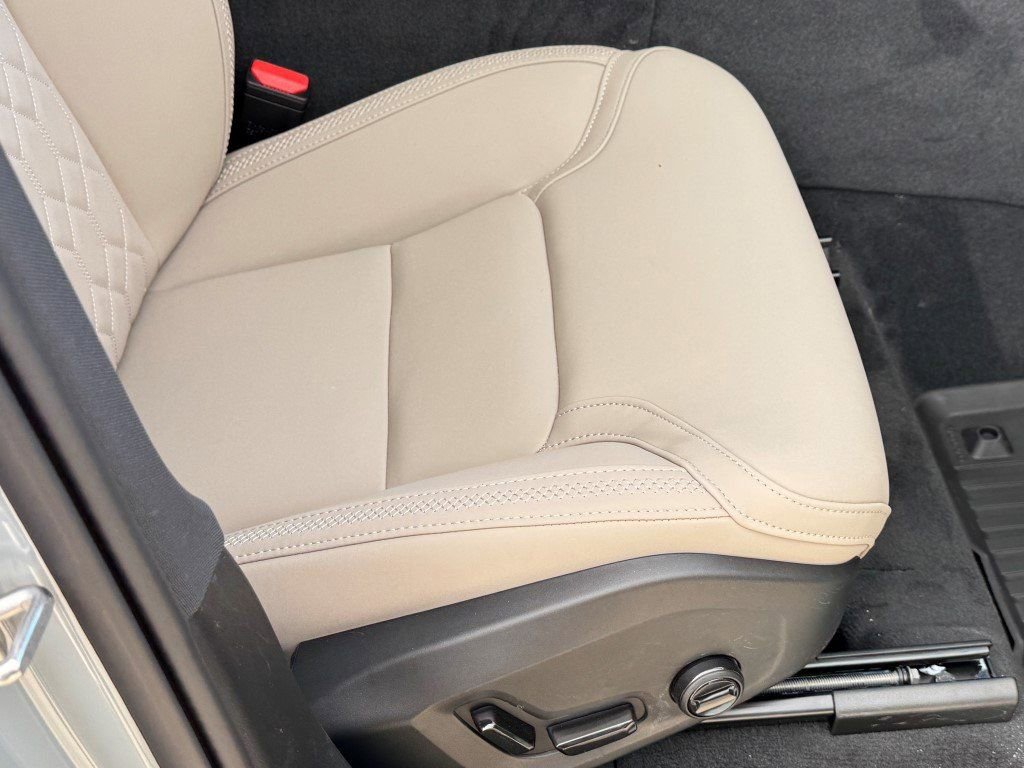New 2026 Volvo XC90 B6 Plus w/ Protection Package Premier image 12
