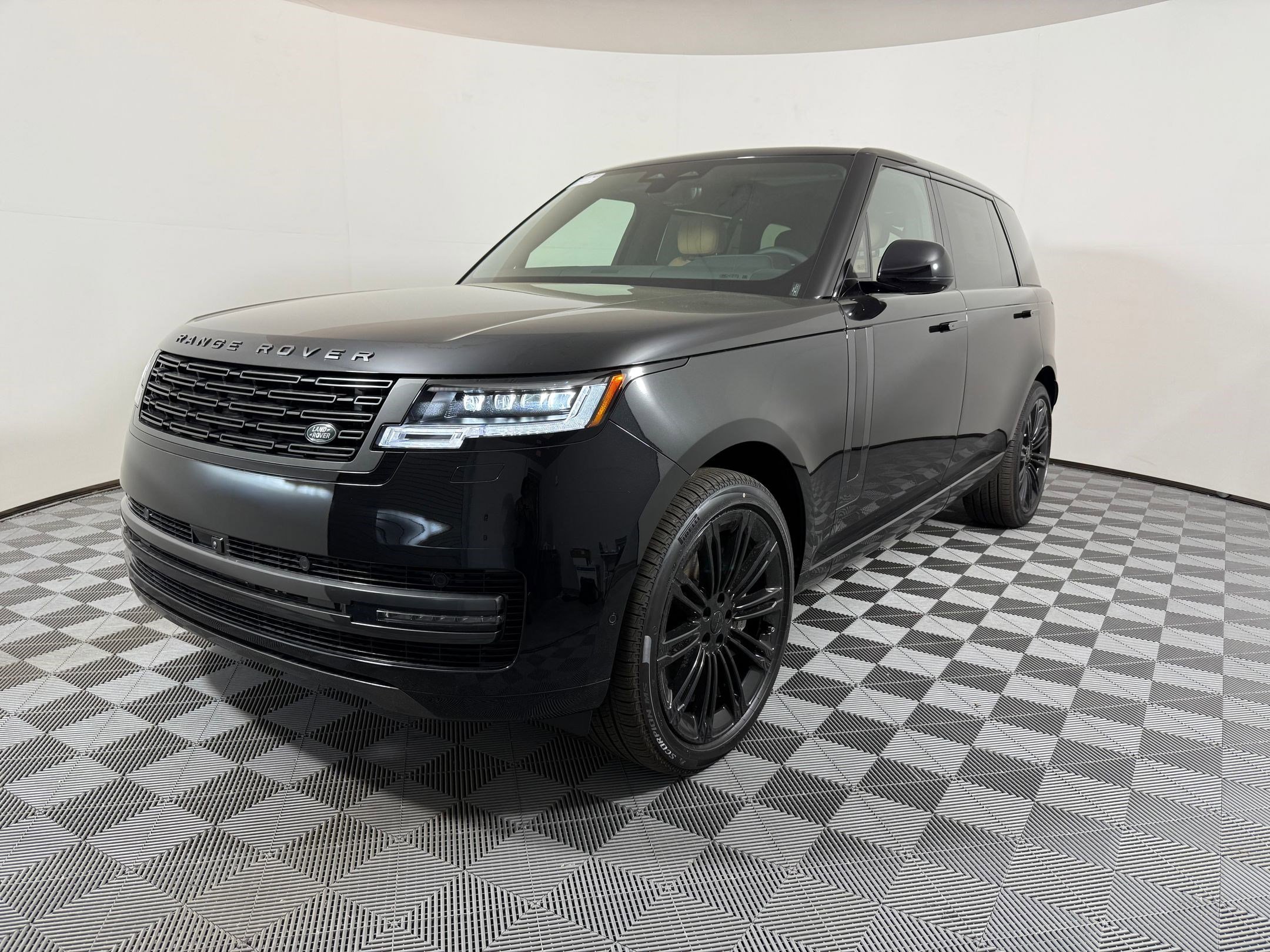 New 2026 Land Rover Range Rover Long Wheelbase SE image 1