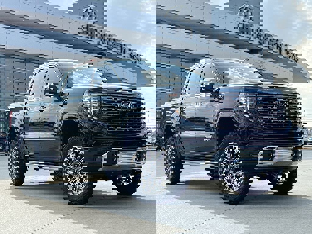 Used 2024 GMC Sierra 1500 Denali Ultimate image 2