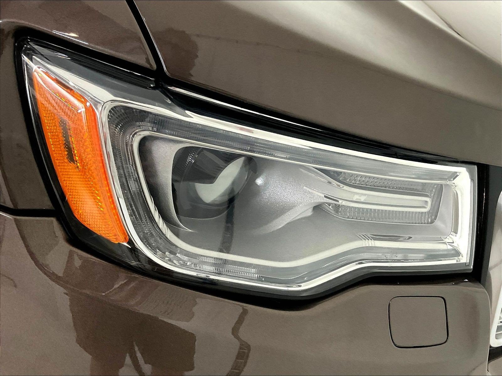 Used 2017 Jeep Grand Cherokee Summit w/ Platinum Series Group AWD/4WD image 32