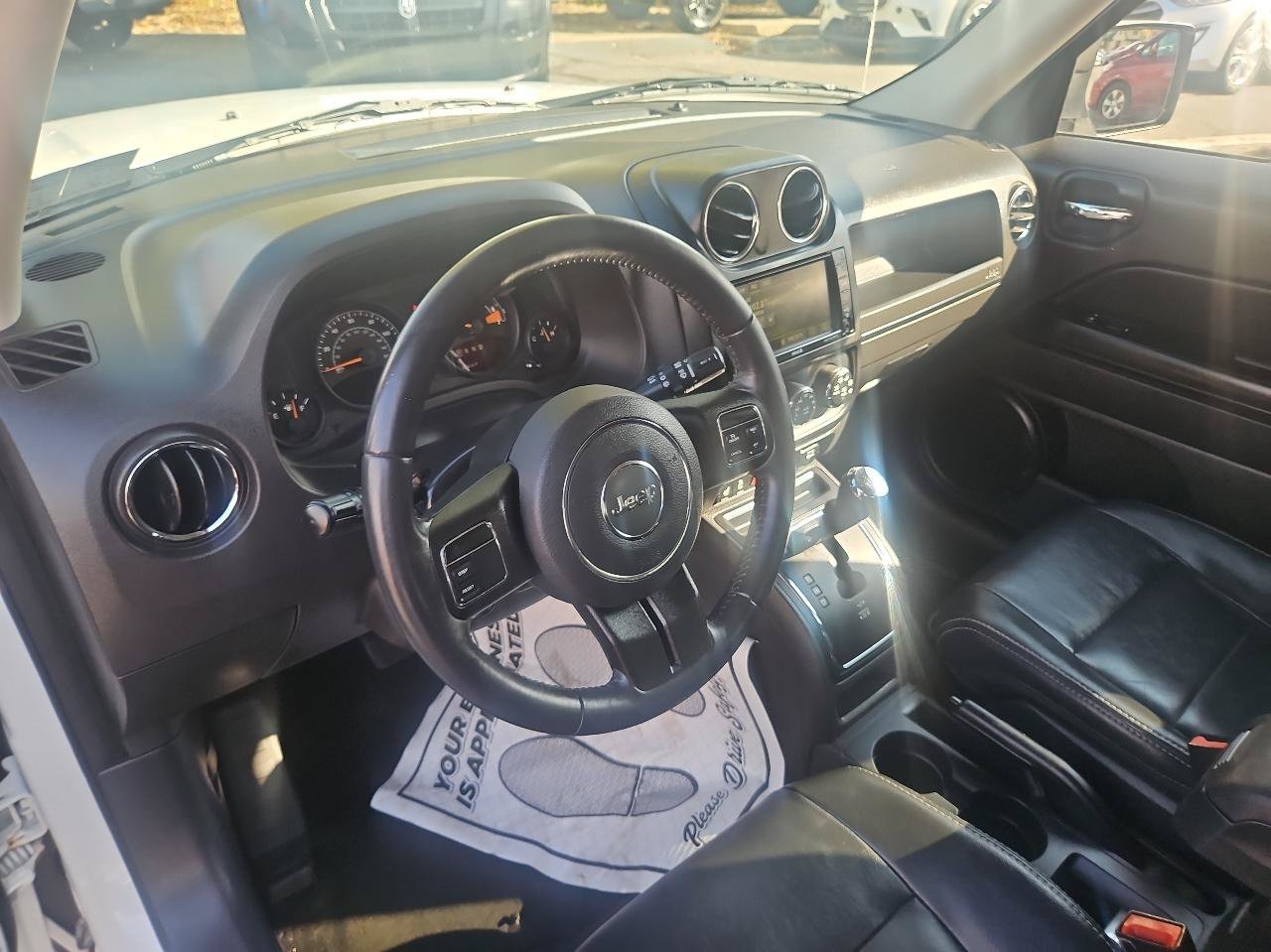 Used 2016 Jeep Patriot High Altitude AWD/4WD image 15