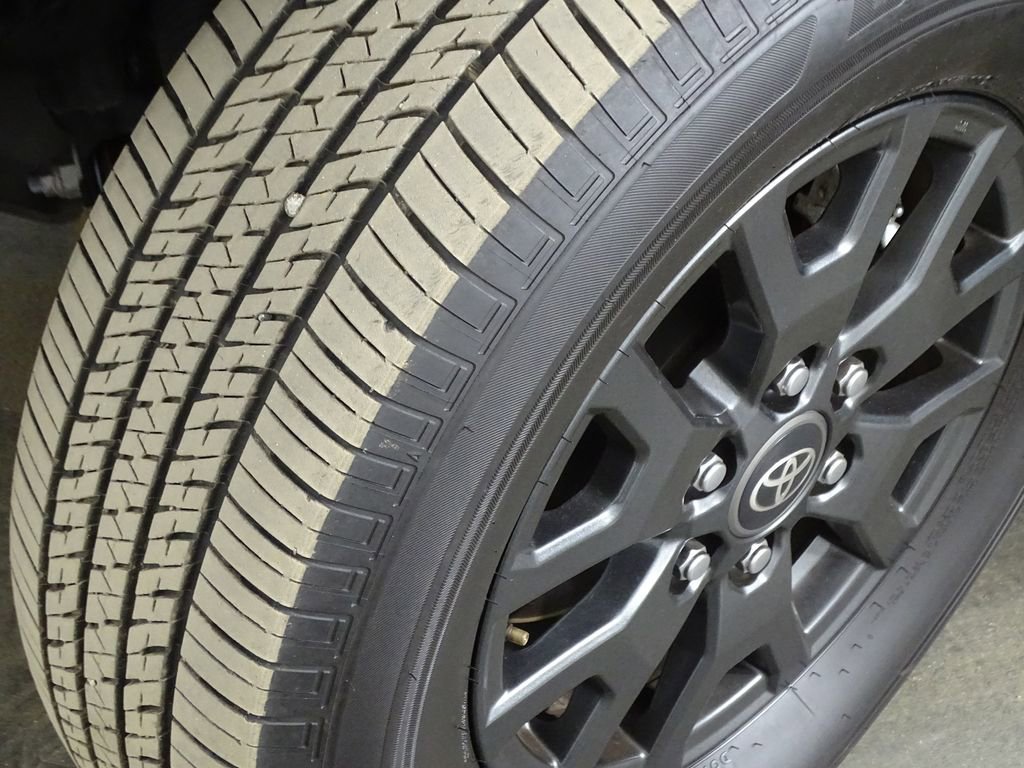 Used 2025 Toyota 4Runner SR5 image 33