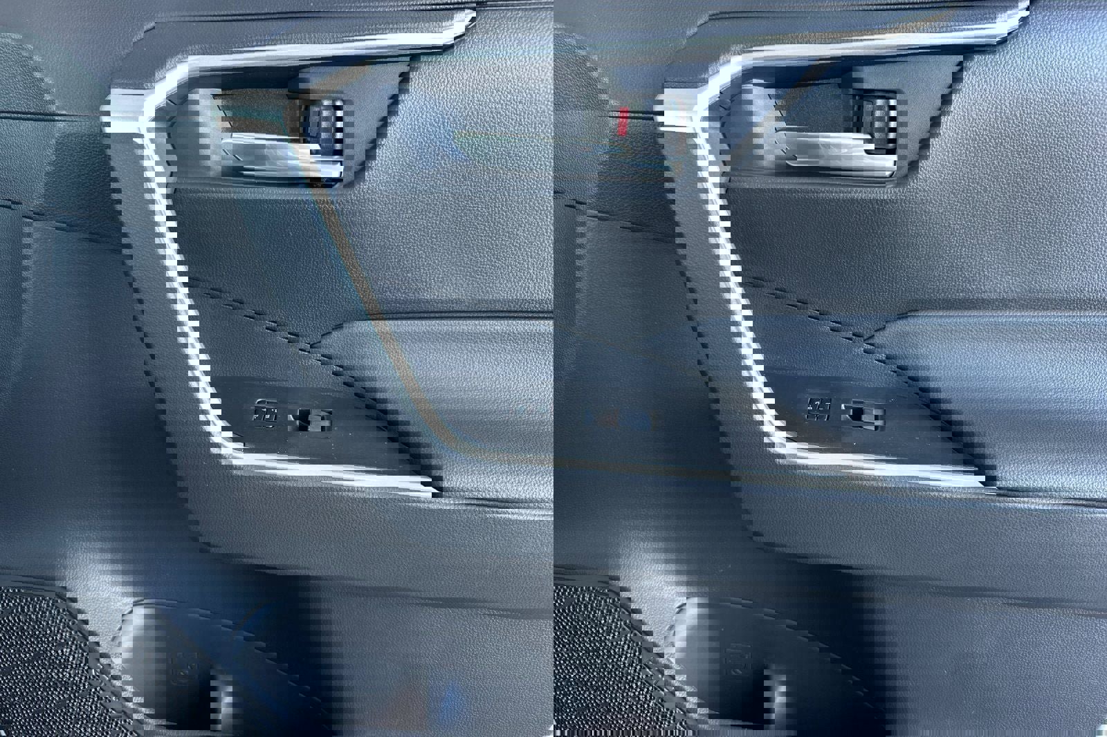 New 2025 Toyota RAV4 XLE image 21