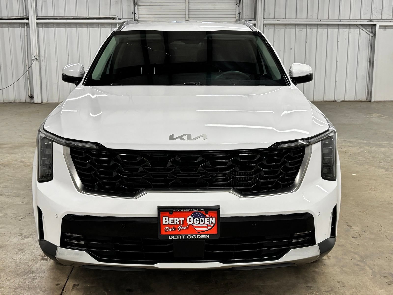 Used 2025 Kia Sorento EX FWD image 2