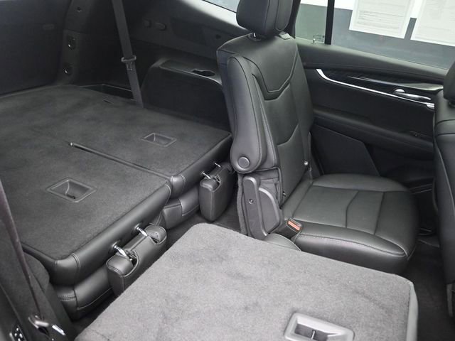 Used 2023 Cadillac XT6 Premium Luxury image 29