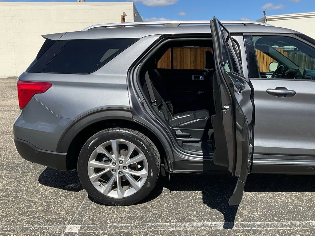 Used 2021 Ford Explorer Platinum w/ Equipment Group 601A image 30