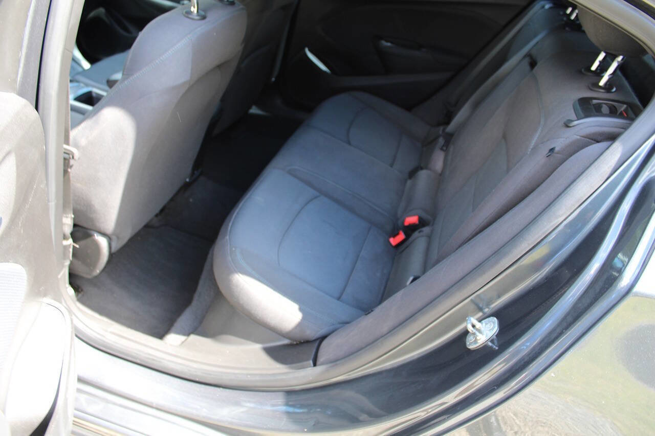 Used 2018 Chevrolet Cruze LT w/ Convenience Package image 25