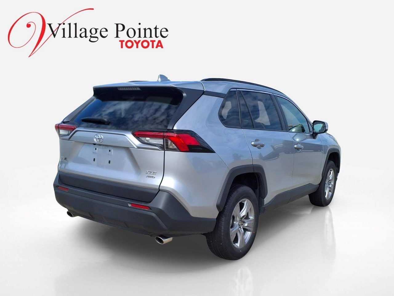 Used 2025 Toyota RAV4 XLE AWD/4WD image 6