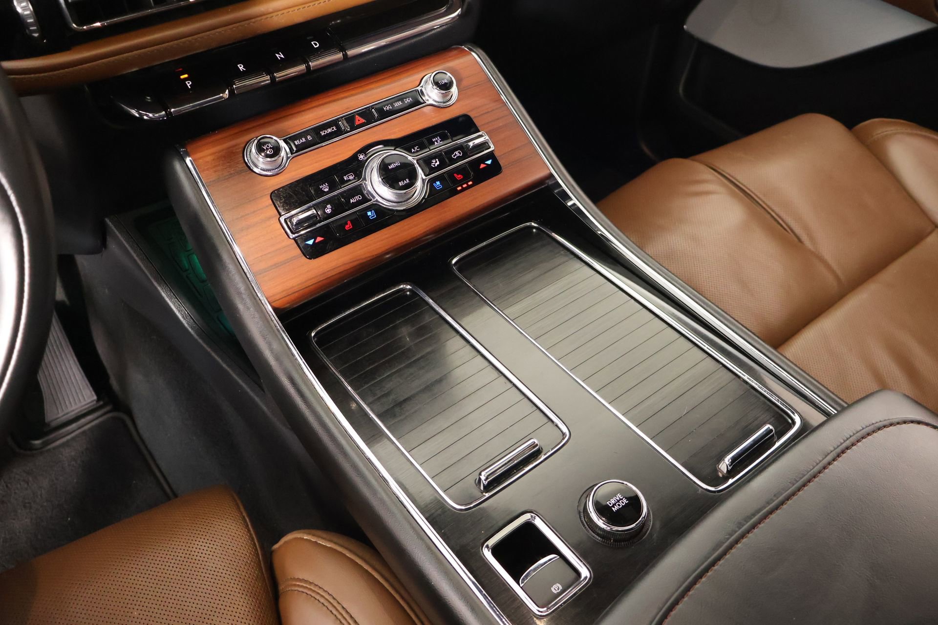 Used 2022 Lincoln Aviator Reserve w/ Equipment Group 201A image 9