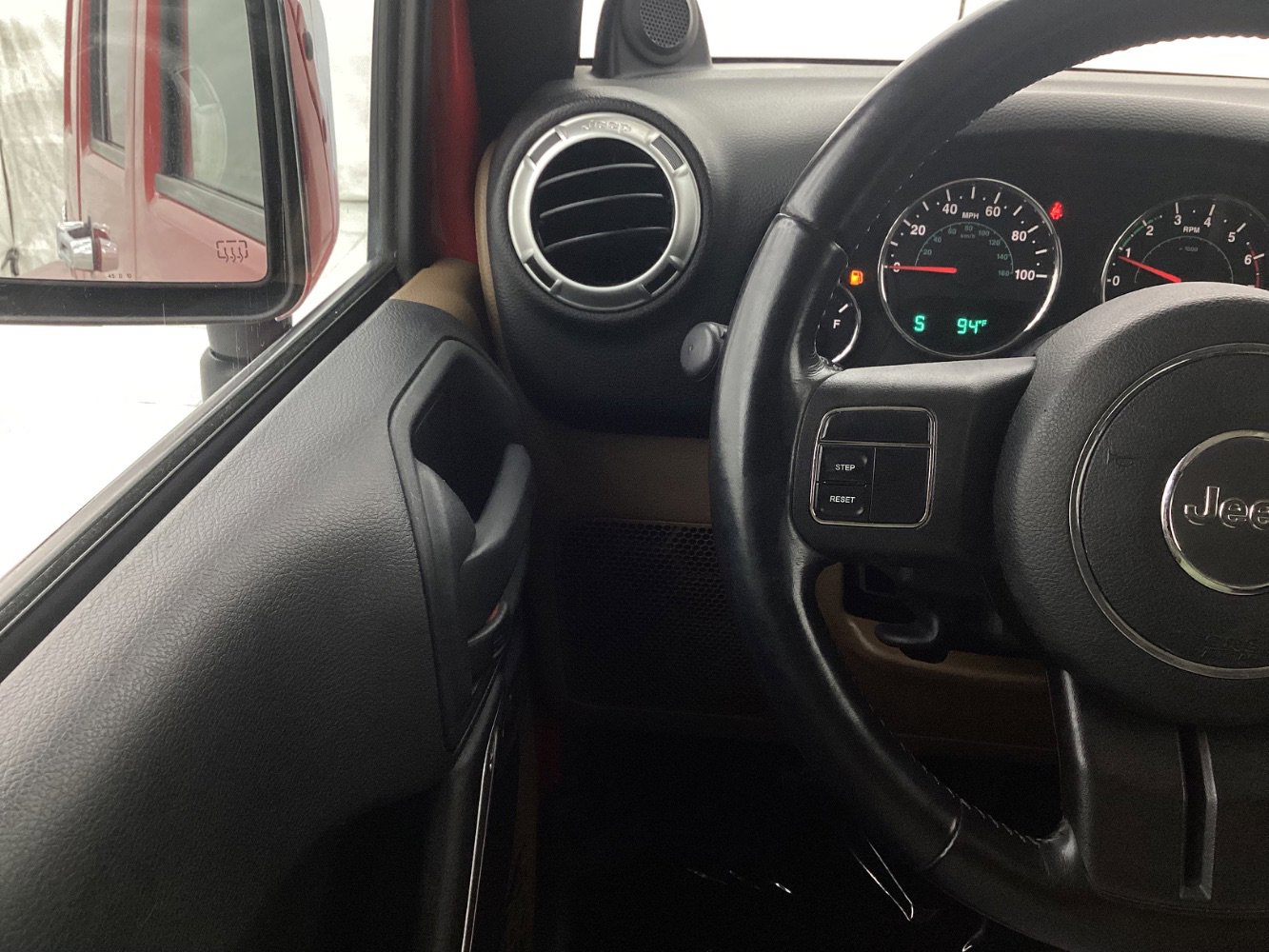 Used 2011 Jeep Wrangler Unlimited Sahara image 31