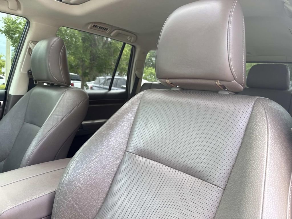 Used 2015 Lexus GX 460 w/ Premium Package image 27
