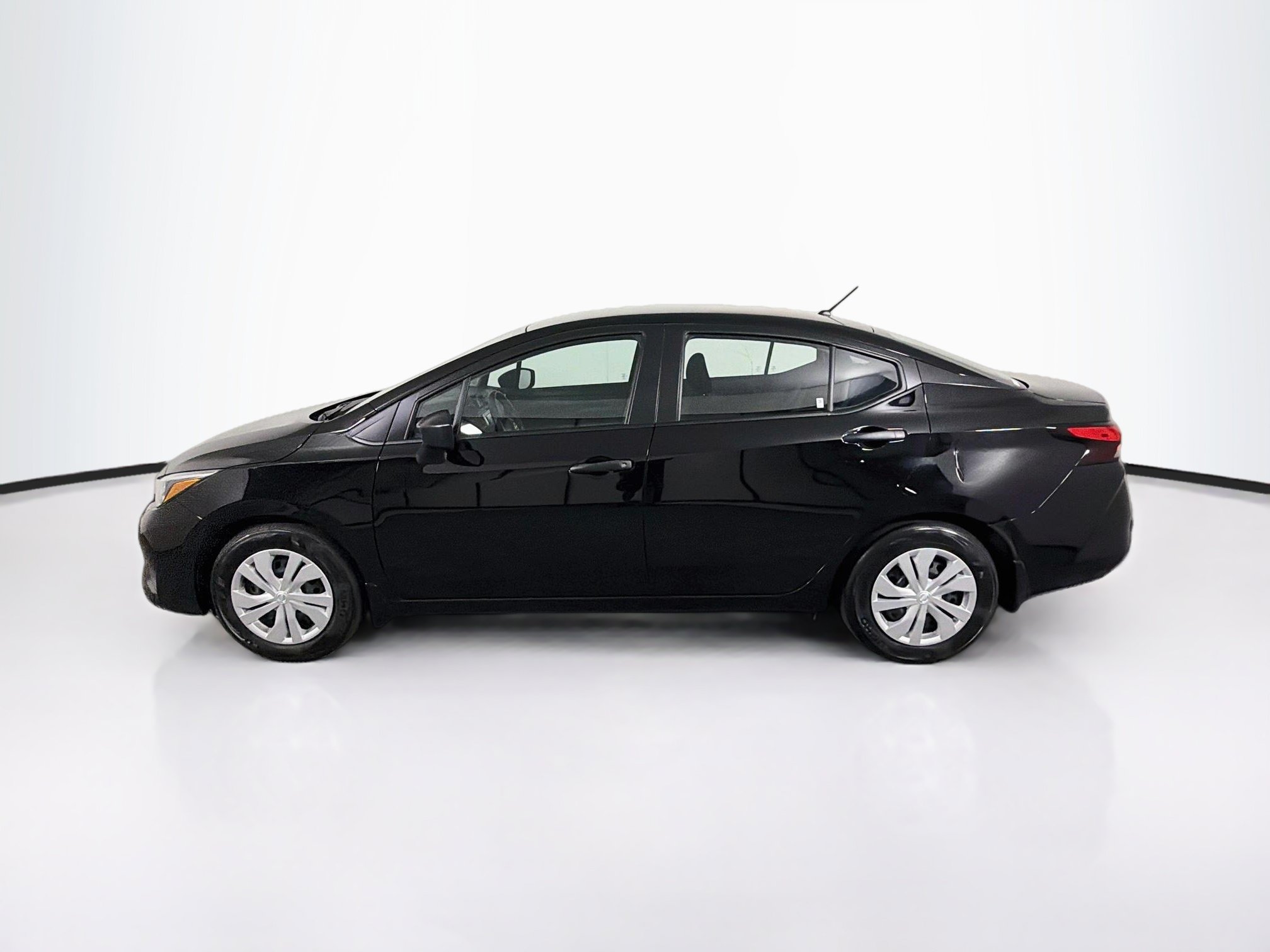 Used 2025 Nissan Versa S w/ Trunk Package FWD image 4