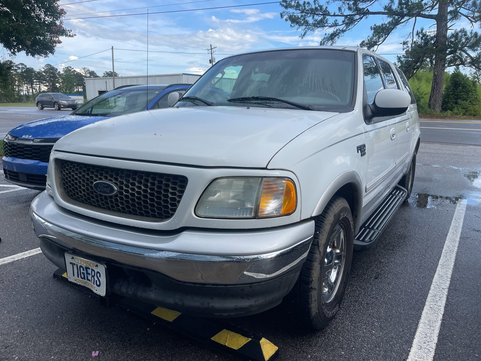 Used 2003 Ford F150 Lariat RWD image 1