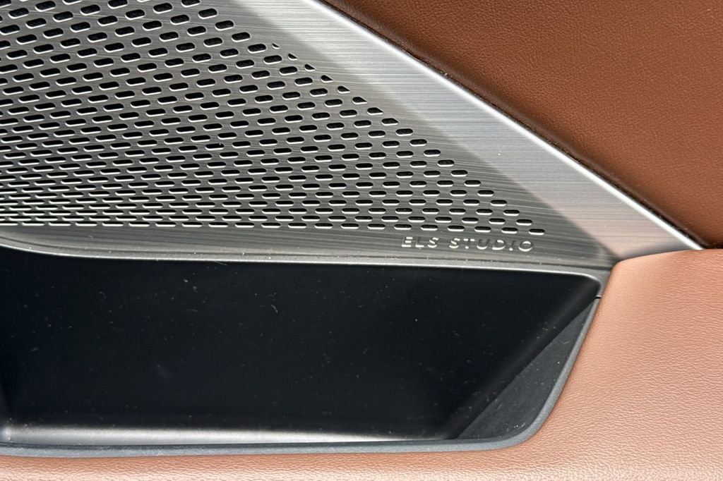 Certified 2023 Acura MDX FWD w/ Technology Package image 24