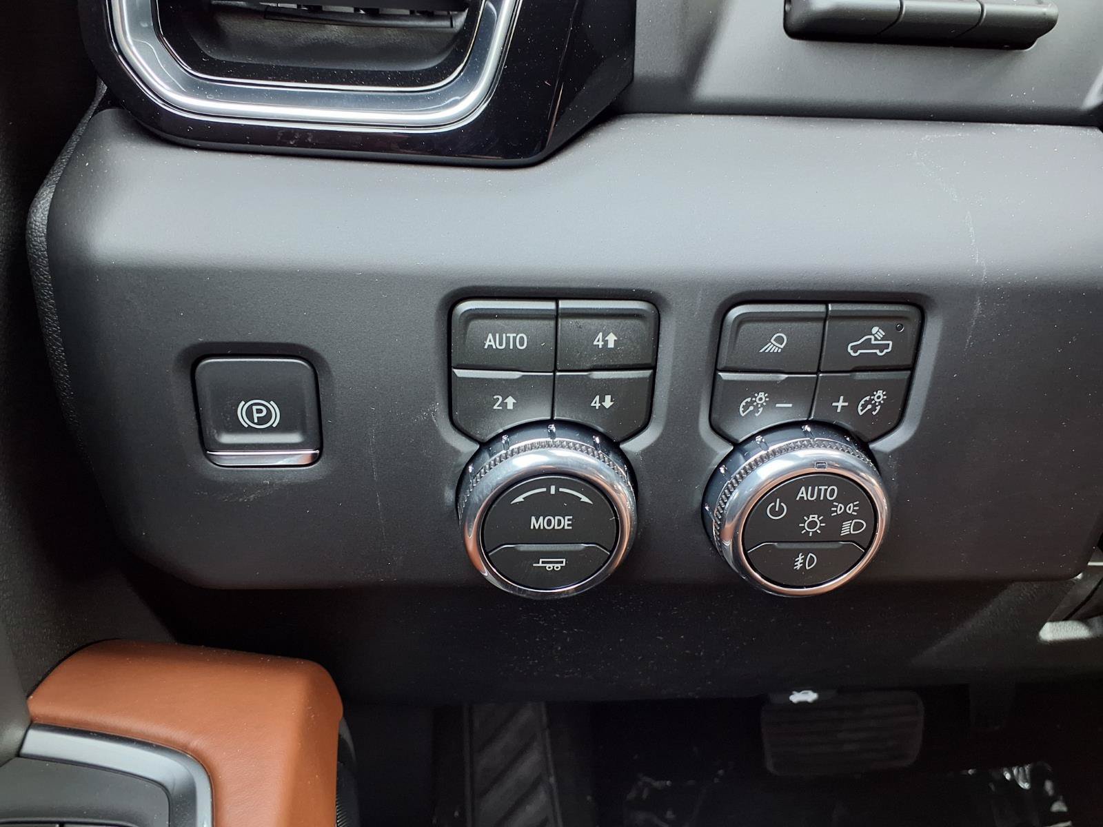 New 2026 GMC Sierra 2500 Denali Ultimate w/ Max Trailering Package AWD/4WD image 13
