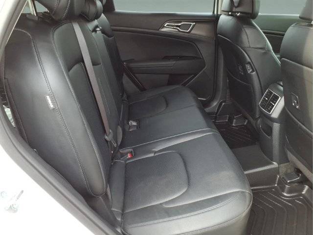 Used 2024 Kia Sportage EX AWD/4WD image 18