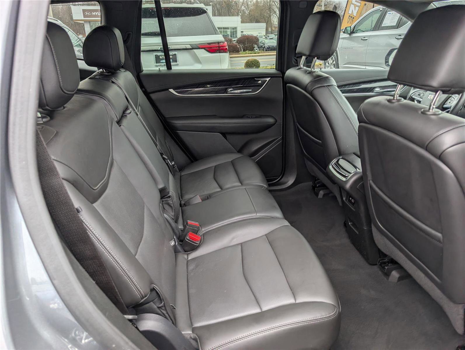 Used 2022 Cadillac XT6 Premium Luxury image 12