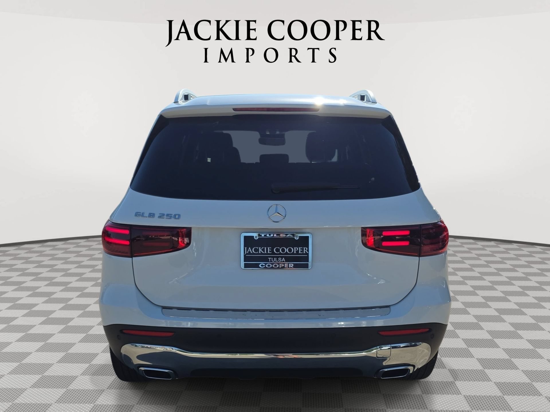 Used 2025 Mercedes-Benz GLB 250 image 6