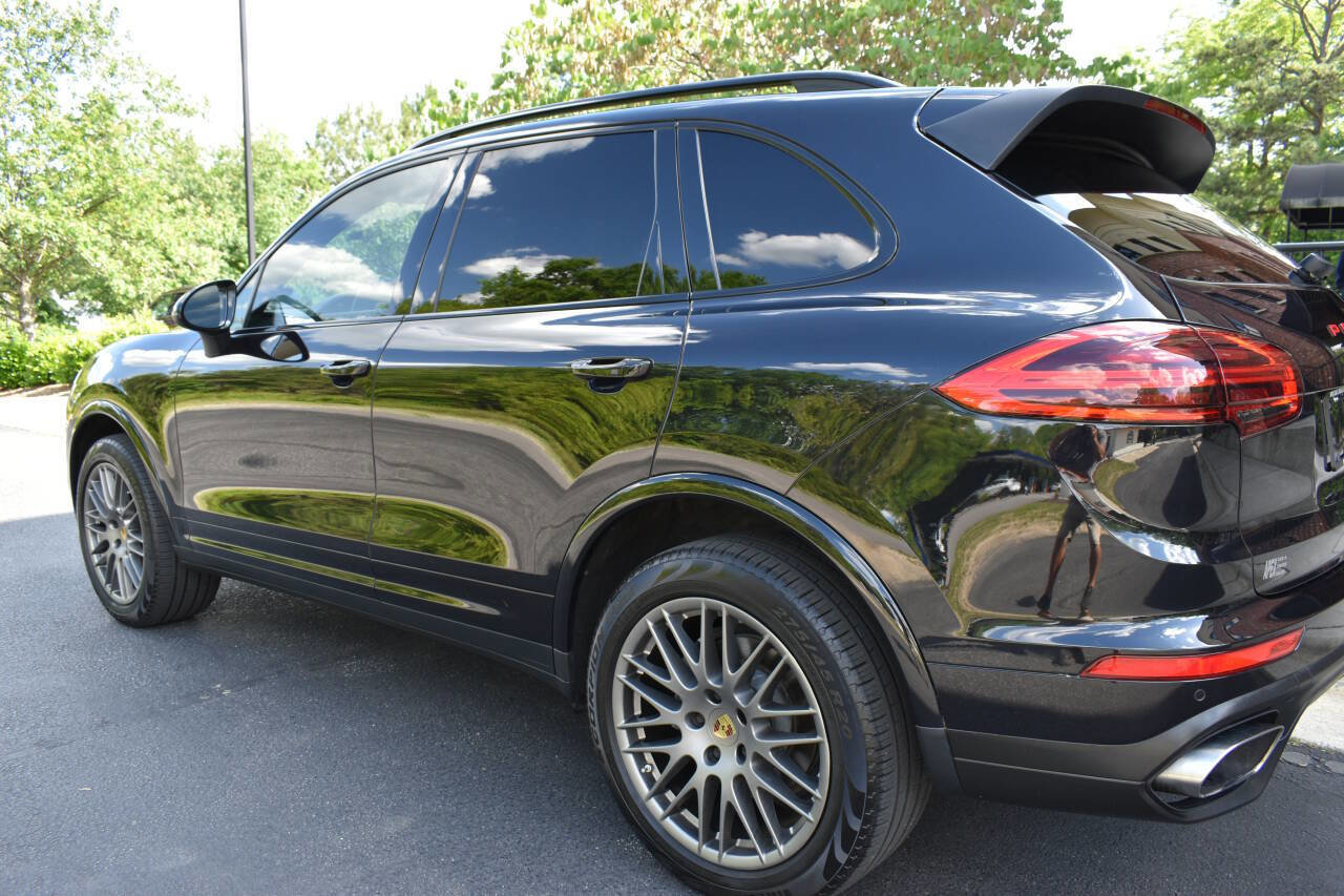 Used 2018 Porsche Cayenne Platinum Edition AWD/4WD image 34