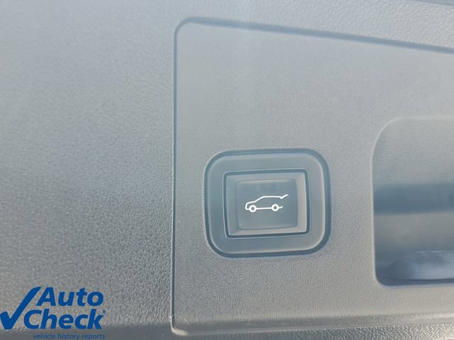 Certified 2022 Cadillac XT4 Sport w/ Comfort Package FWD image 11