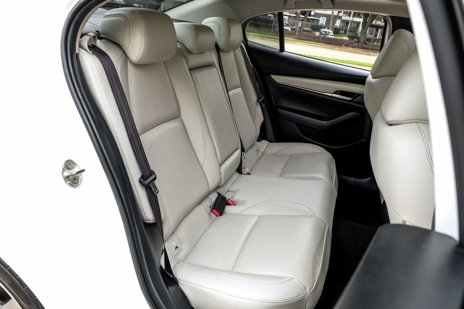 Used 2020 MAZDA MAZDA3 AWD Sedan w/ Premium Package image 37