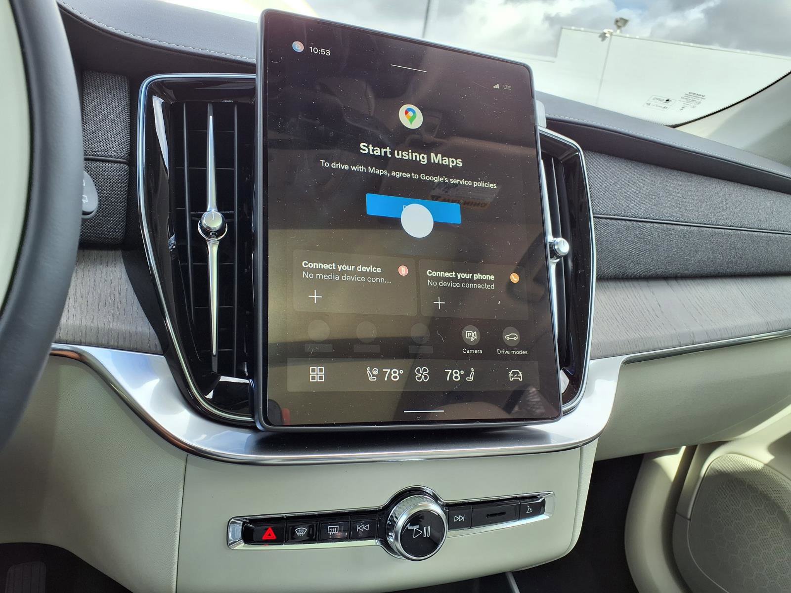 New 2026 Volvo XC90 B6 Ultra w/ Lounge Package image 16