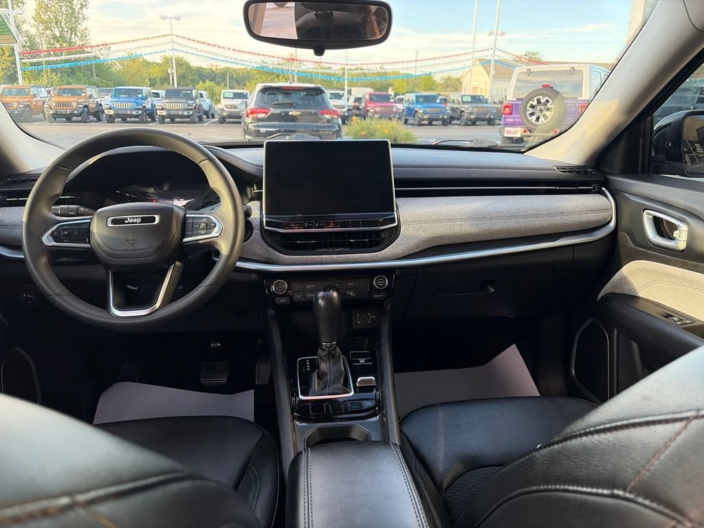 Used 2022 Jeep Compass Latitude AWD/4WD image 17