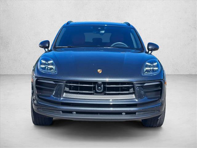 Used 2025 Porsche Macan AWD/4WD image 2