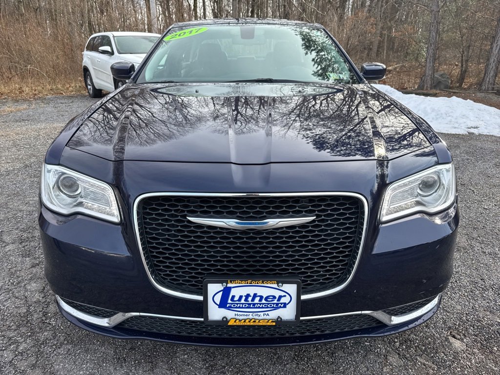Used 2017 Chrysler 300 Limited image 2