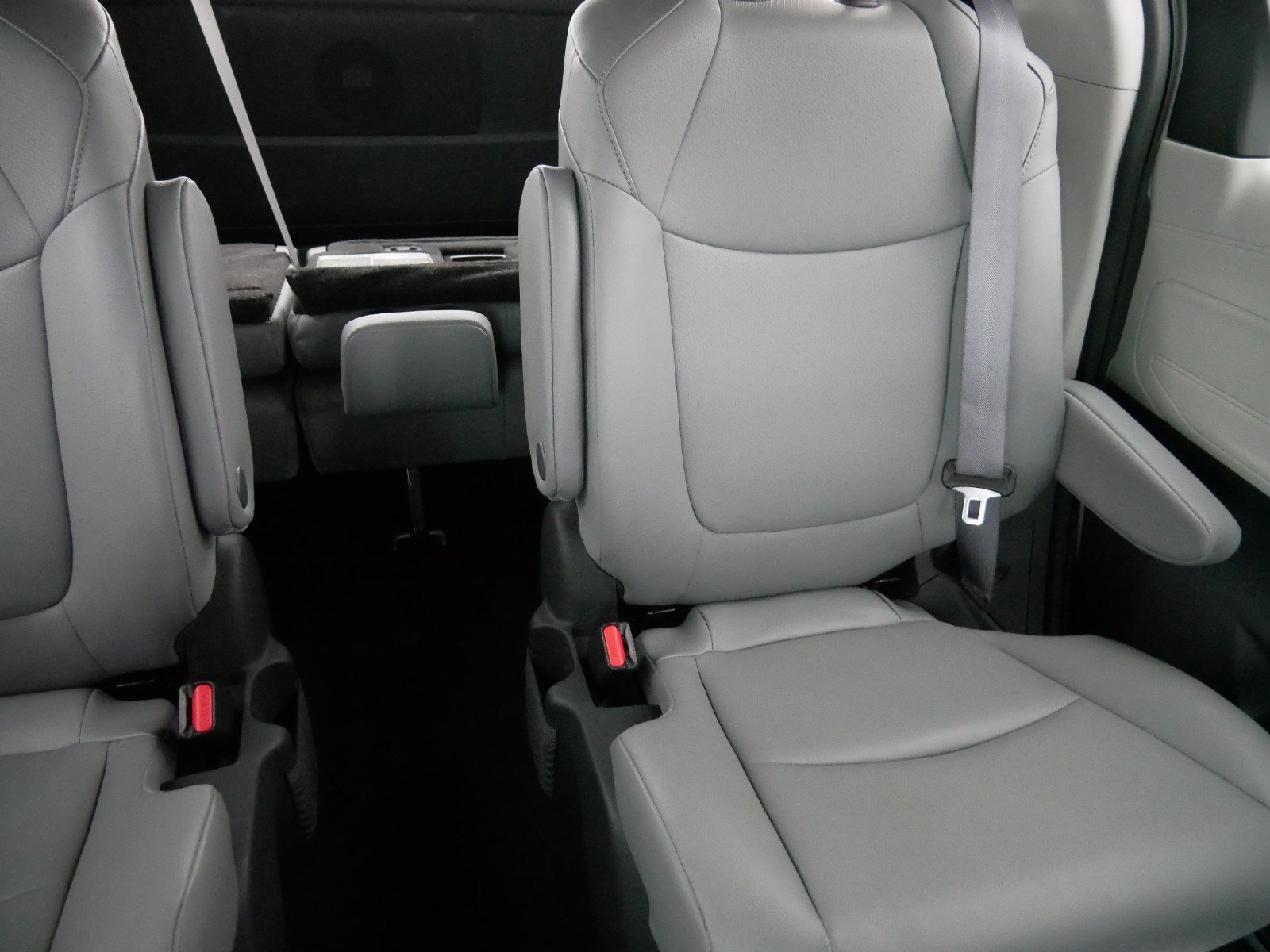 New 2024 Toyota Sienna XLE image 14