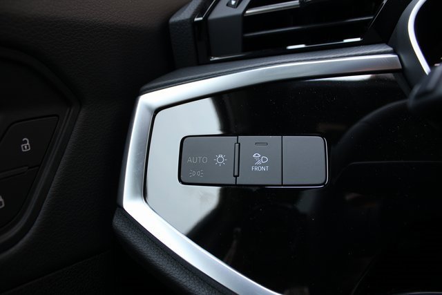 New 2025 Audi Q3 2.0T Premium image 16