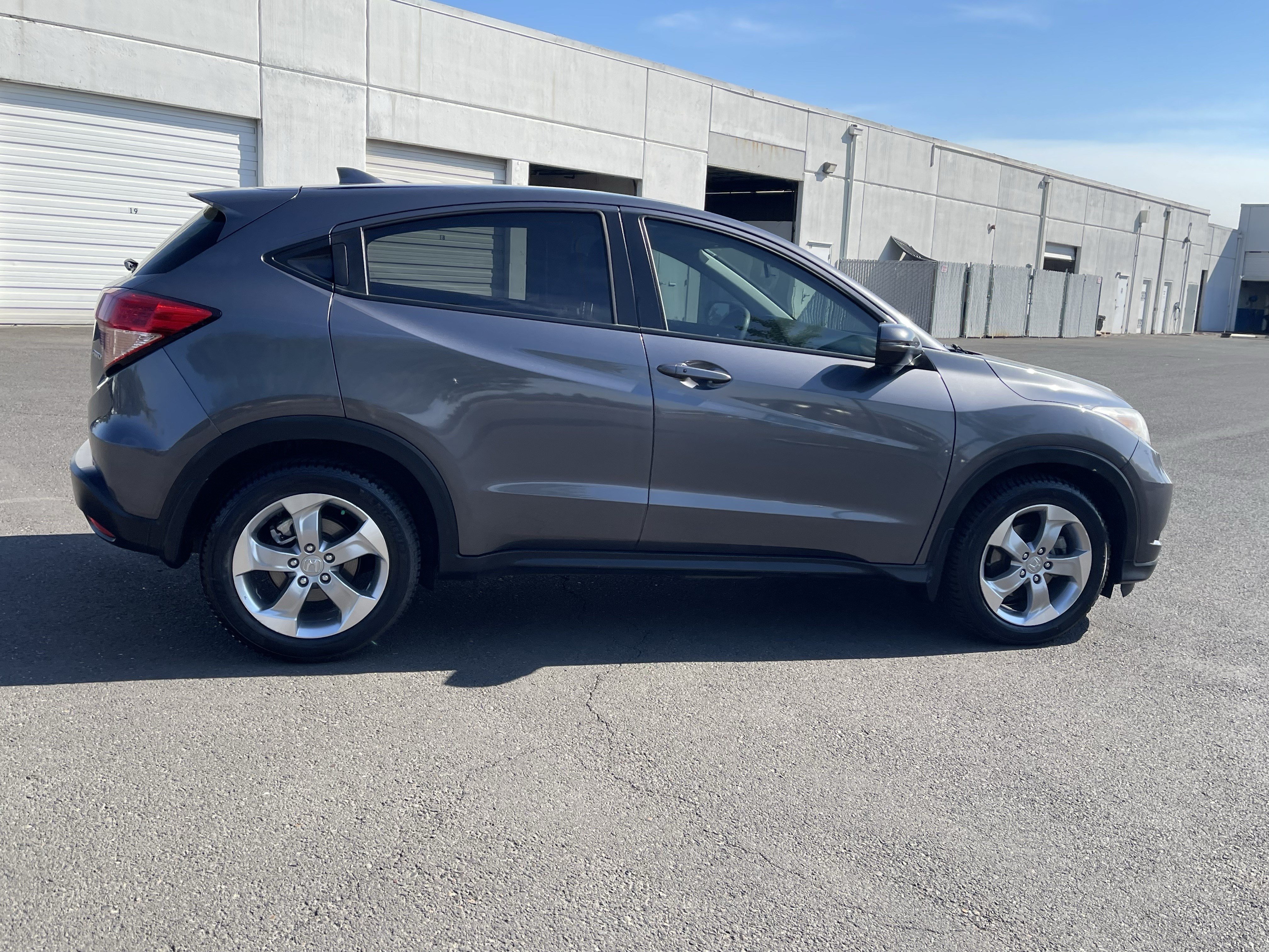 Used 2017 Honda HR-V EX image 6