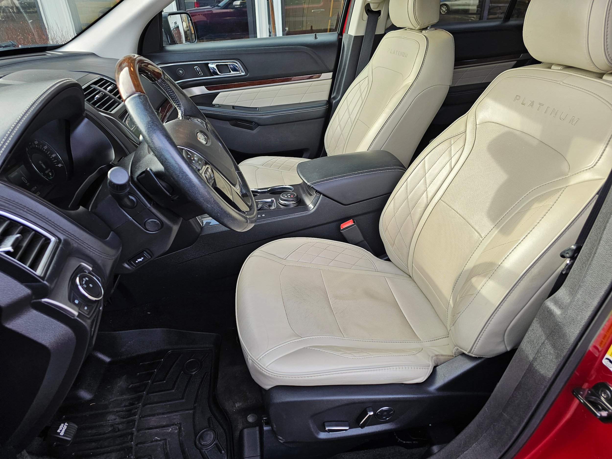 Used 2017 Ford Explorer Platinum AWD/4WD image 11