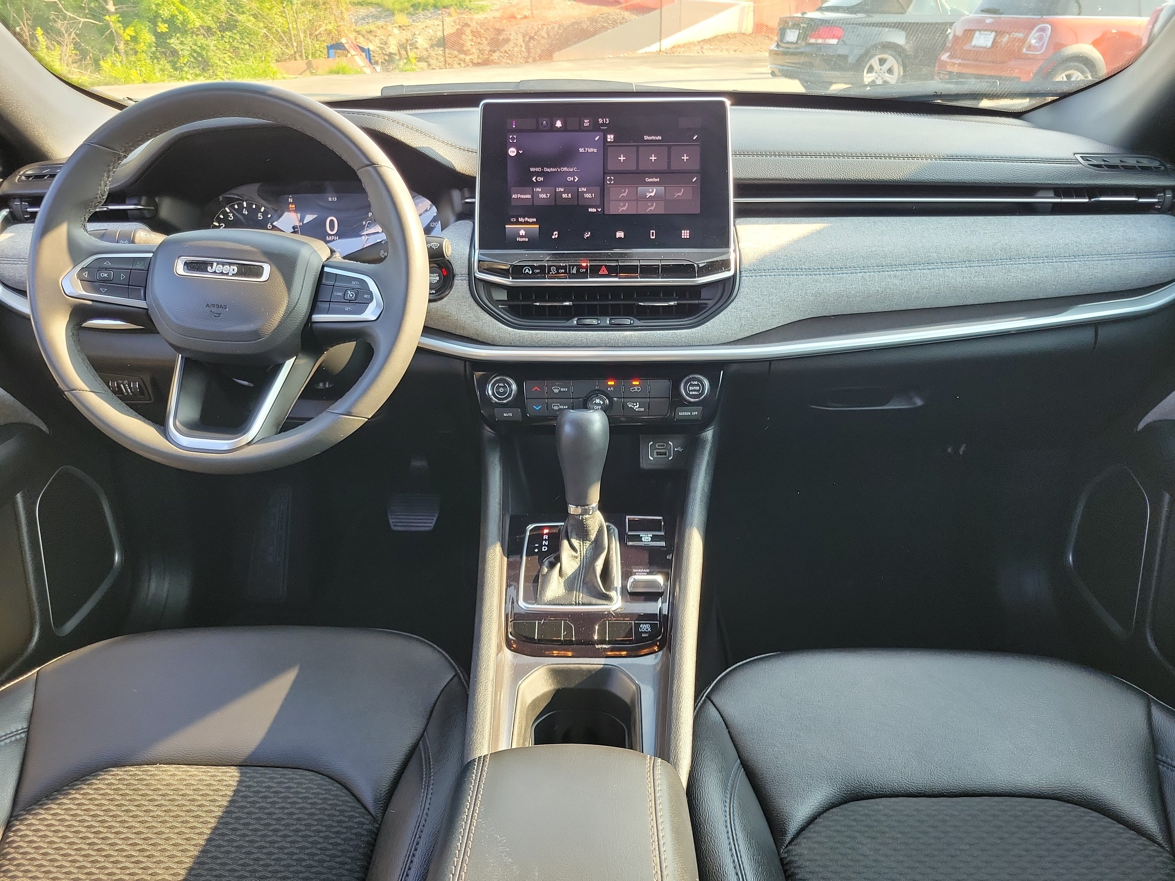 Used 2024 Jeep Compass Latitude AWD/4WD image 9