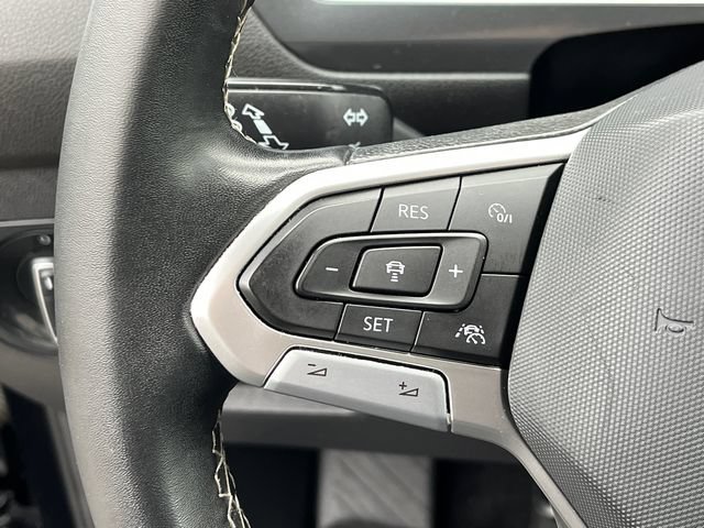 Used 2023 Volkswagen Tiguan SE AWD/4WD image 12