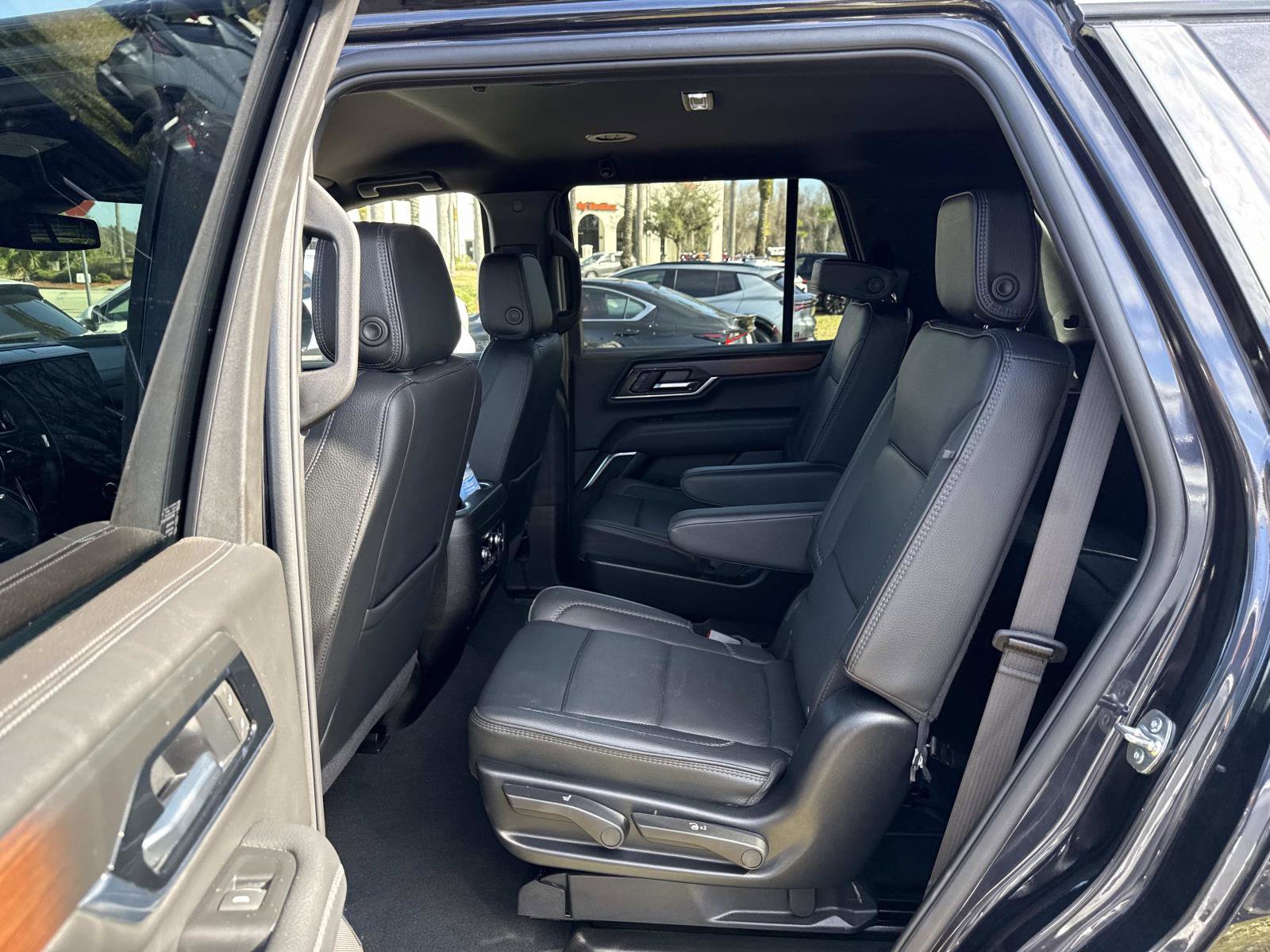 Used 2025 GMC Yukon Denali image 15