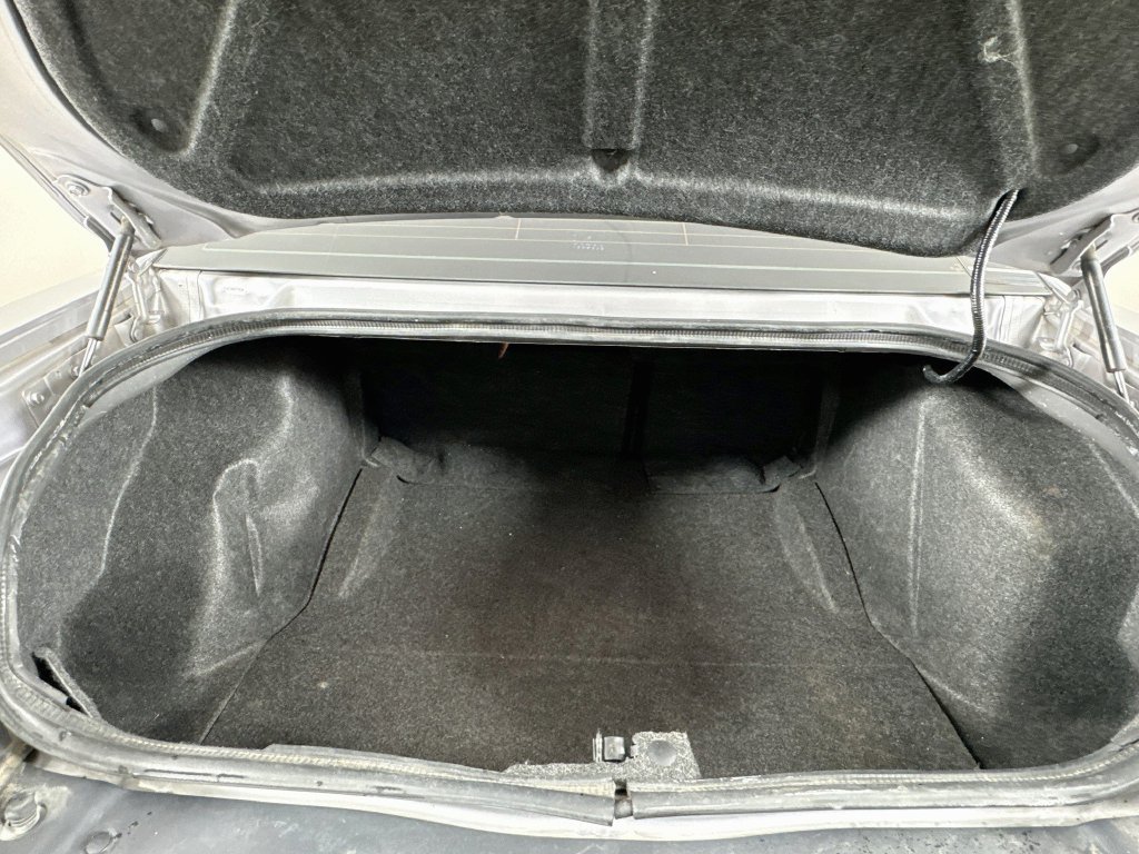 Used 2016 Dodge Challenger SXT RWD image 28