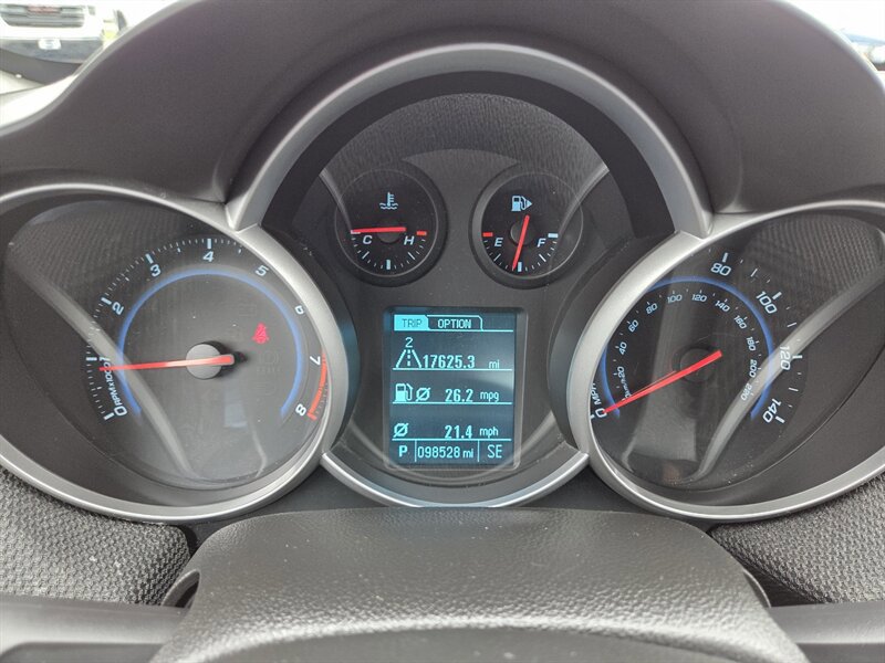 Used 2014 Chevrolet Cruze LT w/ Technology Package FWD image 17