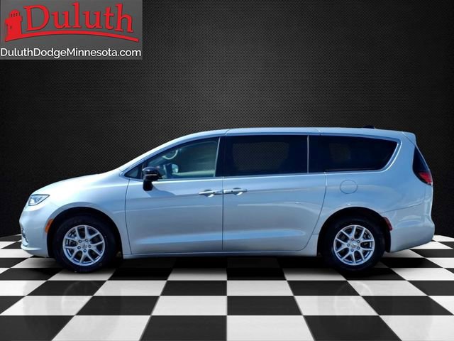 Used 2024 Chrysler Pacifica Touring-L FWD image 2