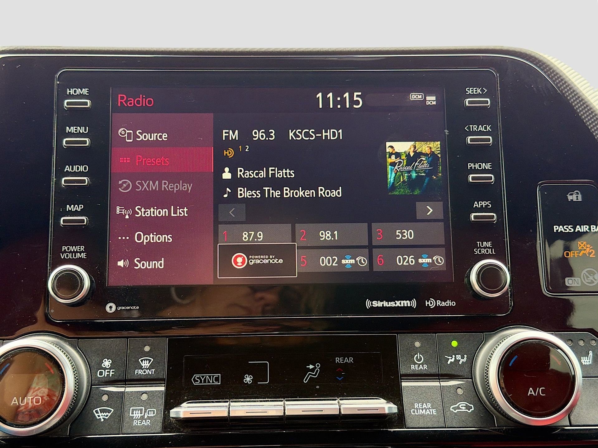 Used 2021 Toyota Highlander XSE image 15
