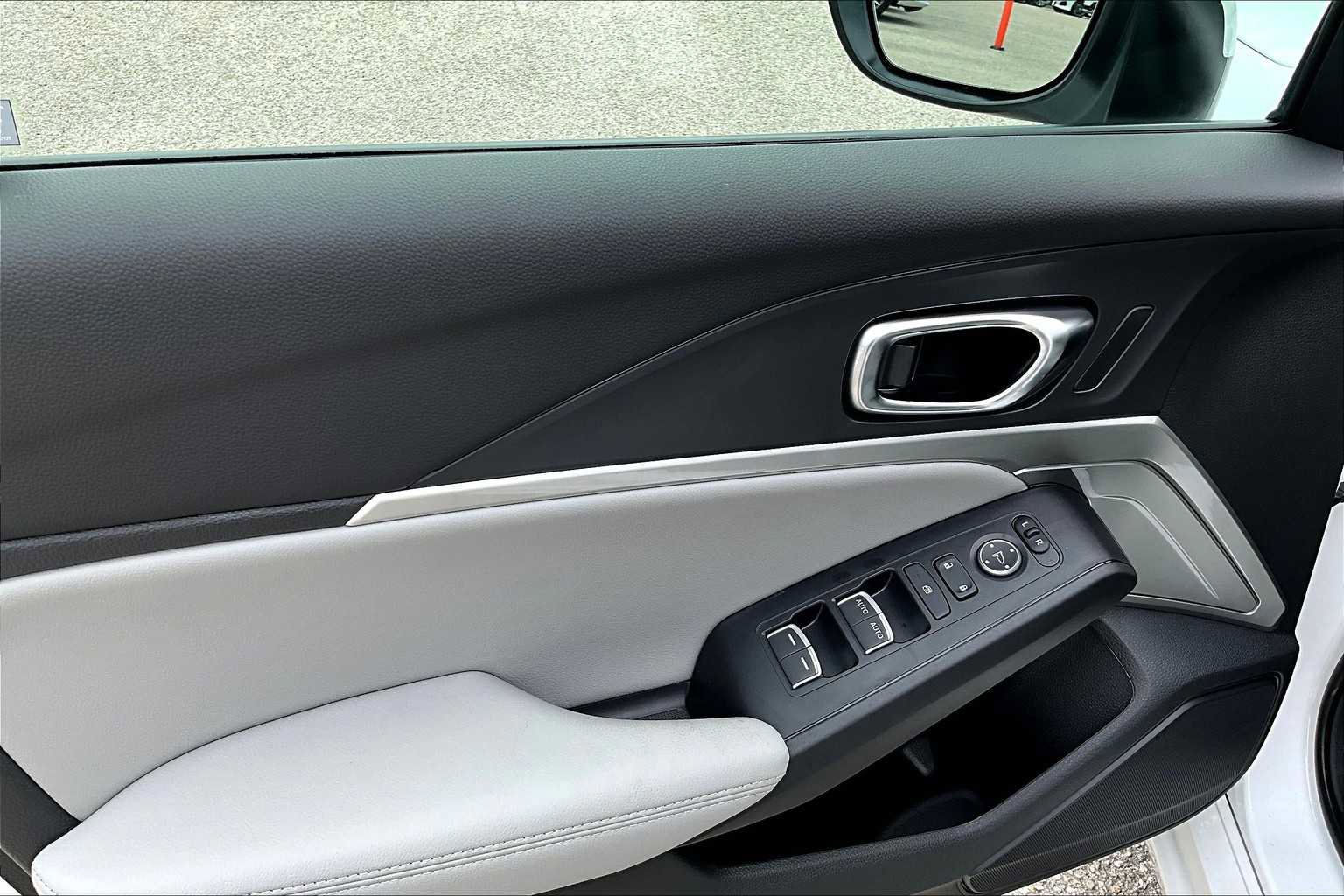 New 2025 Acura Integra image 10