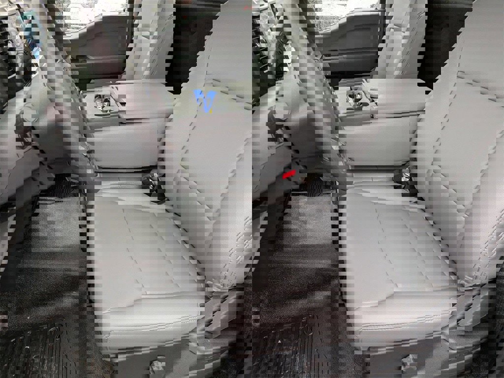 New 2025 Ford F550 4x4 Regular Cab Super Duty image 13