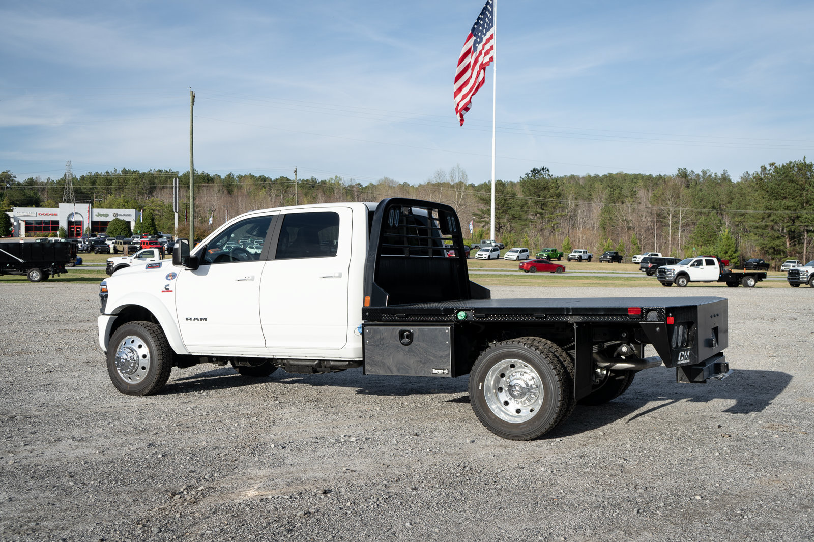 New 2026 RAM 4500 4x4 Crew Cab DRW w/ Laramie Trim Package image 7