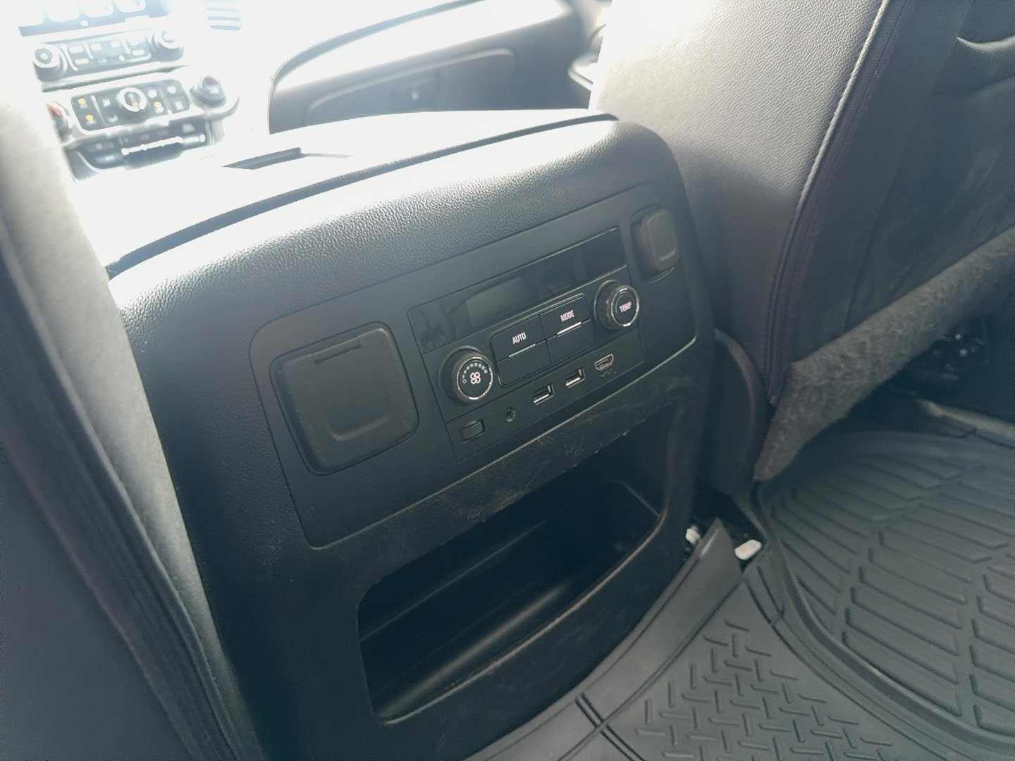 Used 2018 Chevrolet Tahoe LT AWD/4WD image 15
