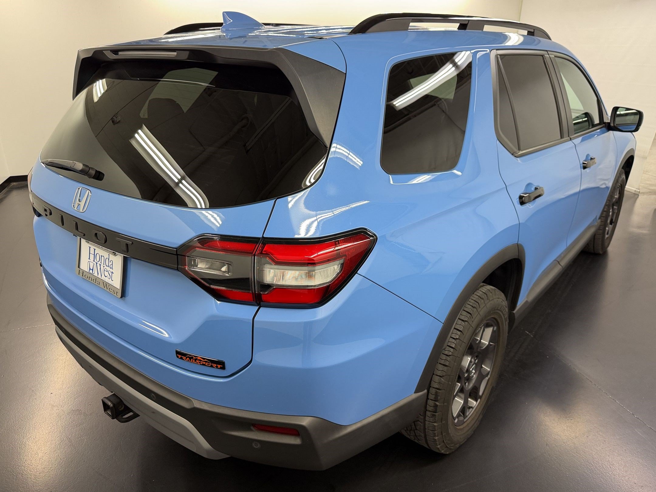 Certified 2024 Honda Pilot TrailSport image 9