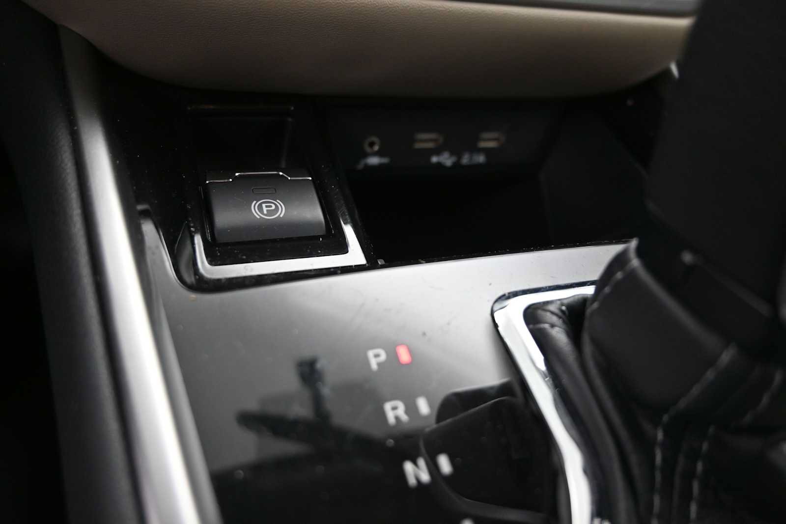 Used 2022 Subaru Outback Premium AWD/4WD image 17
