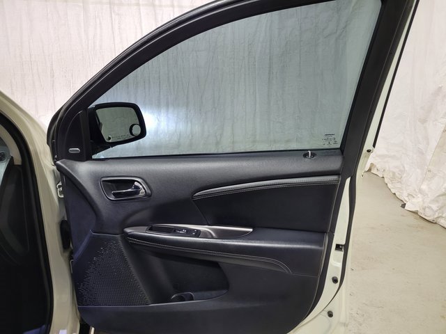 Used 2015 Dodge Journey Crossroad w/ Rear Seat Video Group image 57