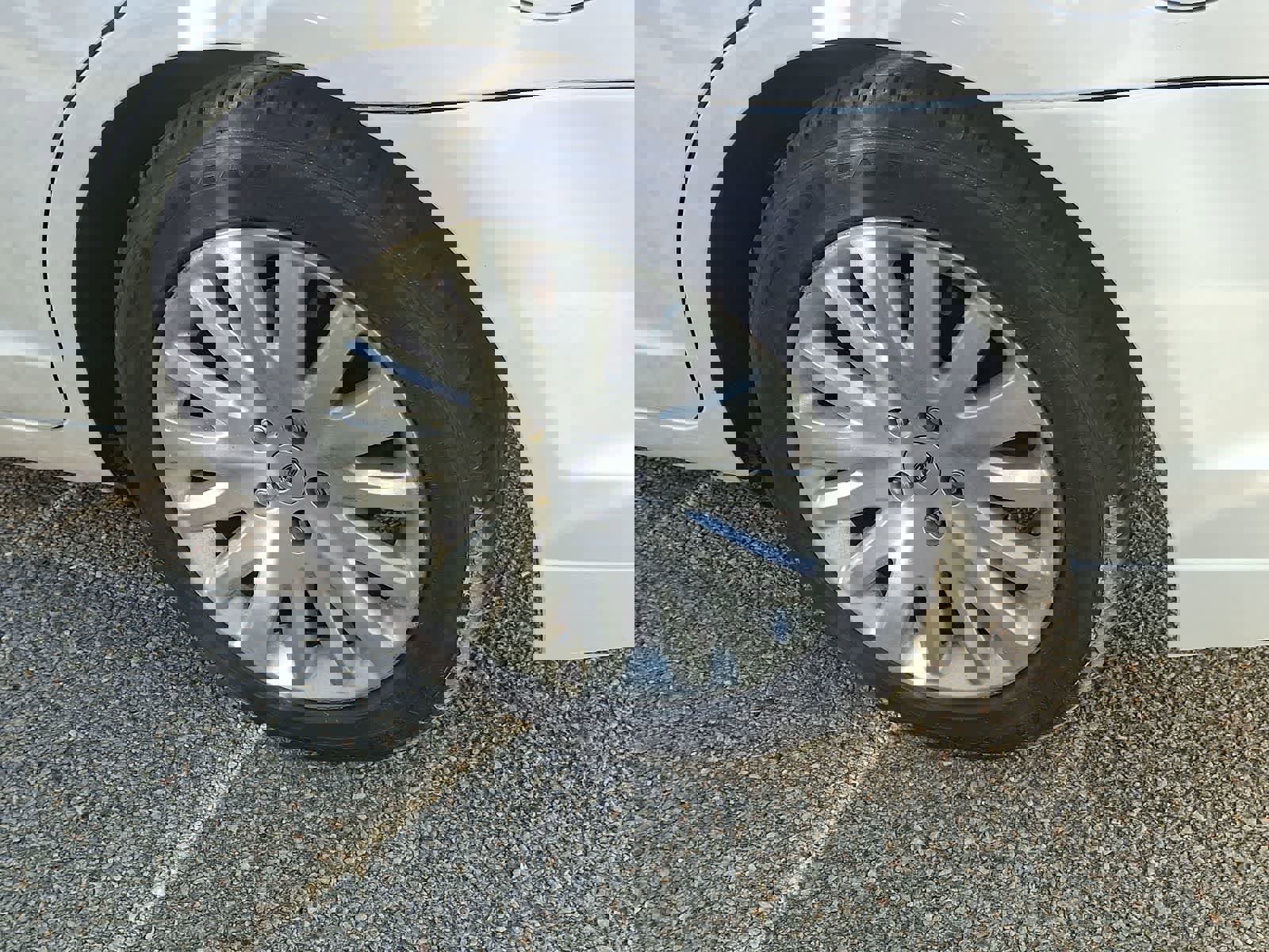 Used 2011 Ford Fusion Hybrid image 4