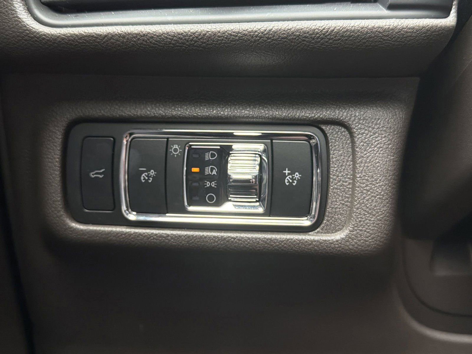 Used 2024 Lincoln Corsair FWD image 26